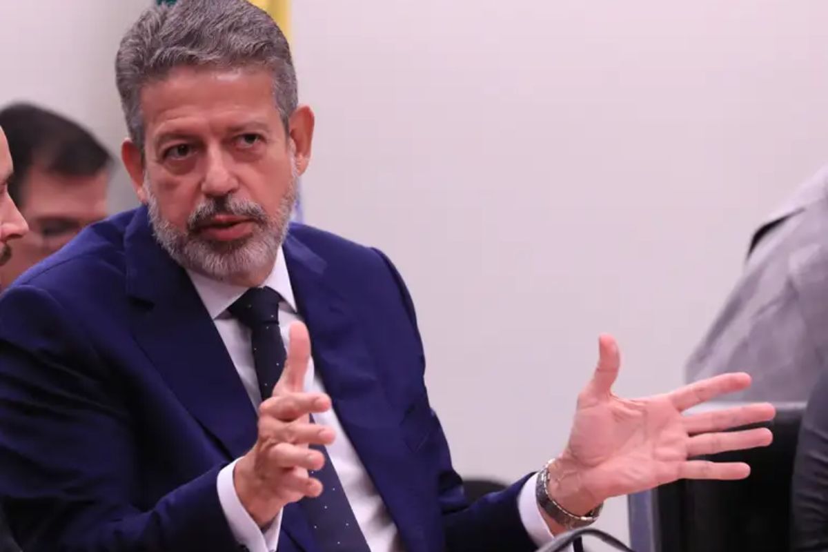 Quem é Mariângela Fialek, assessora de Arthur Lira investigada por desvio de emendas parlamentares?