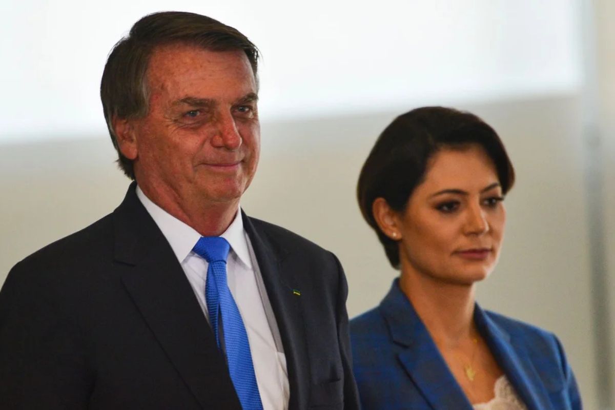 STF libera visita de Michelle a Jair Bolsonaro durante prisão preventiva na PF