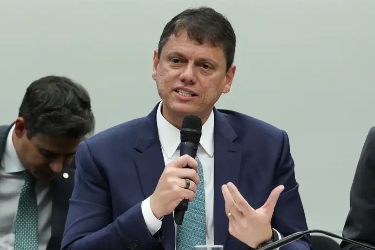 Tarcísio revela que “não há dúvida” sobre apoio a Flávio nas eleições de 2026 após encontro com Bolsonaro
