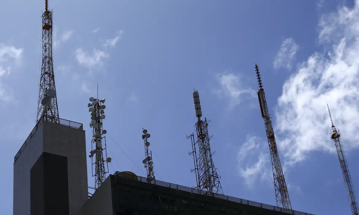 Operadoras de celular vão ao STF contra leis do Piauí sobre licenciamento ambiental de antenas