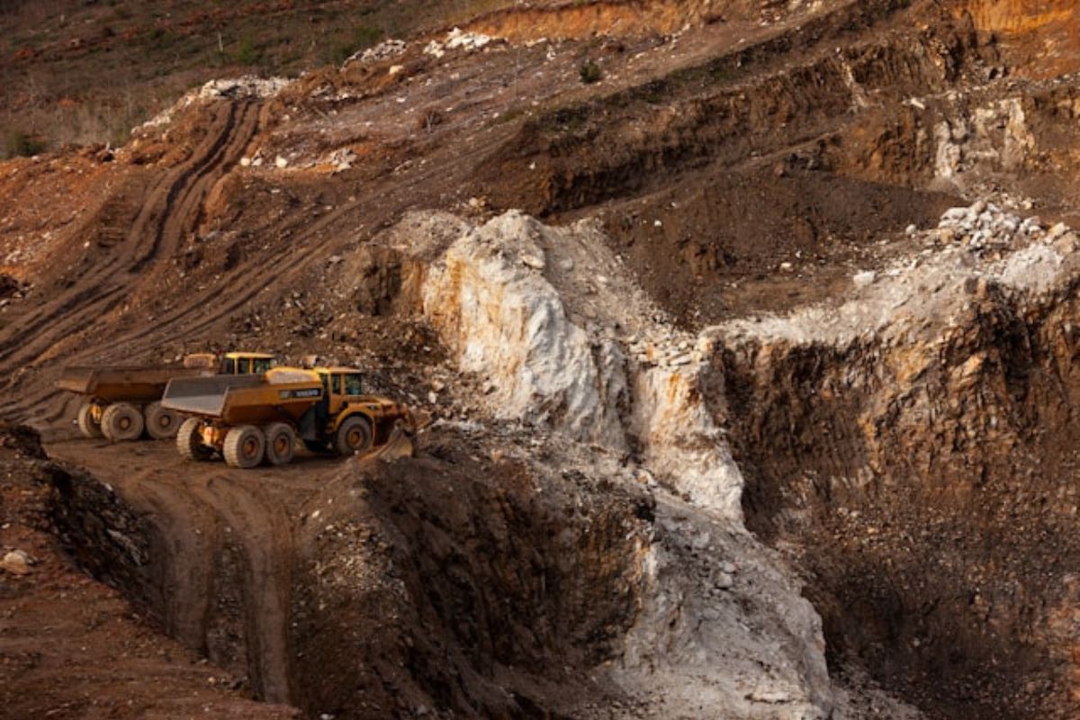 Quais os efeitos da compra de mineradora de terras raras brasileira pelos EUA?