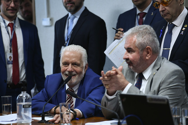 Senadores baianos saem em defesa do IR: “Aliviar o bolso de milhões de famílias”