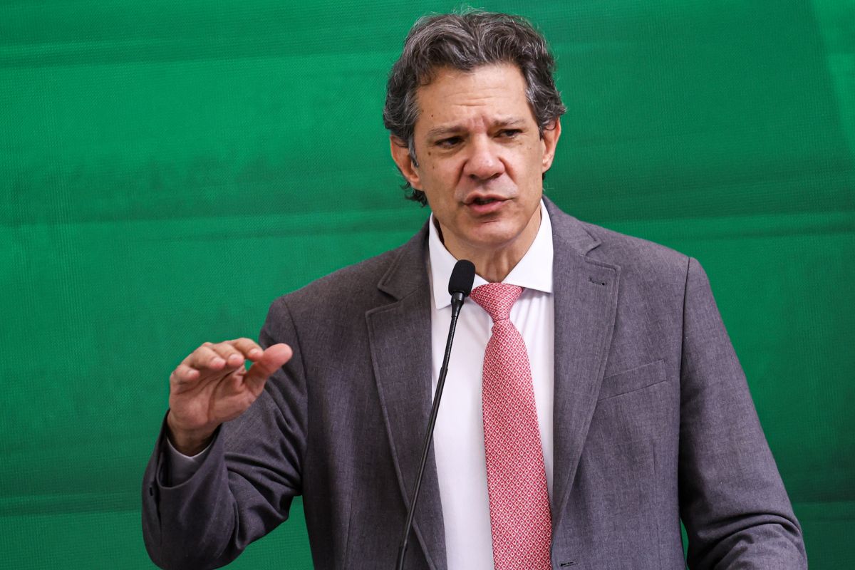 Haddad avalia empréstimo de até R$ 12 bilhões para os Correios e fixa limite de juros