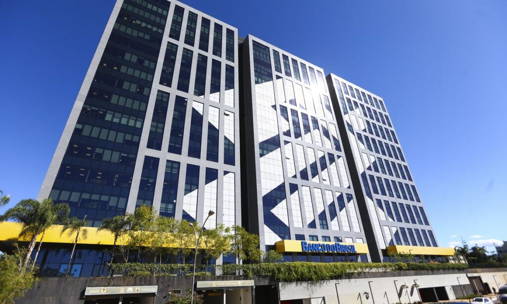 BB devolverá em dobro valores descontados de funcionária