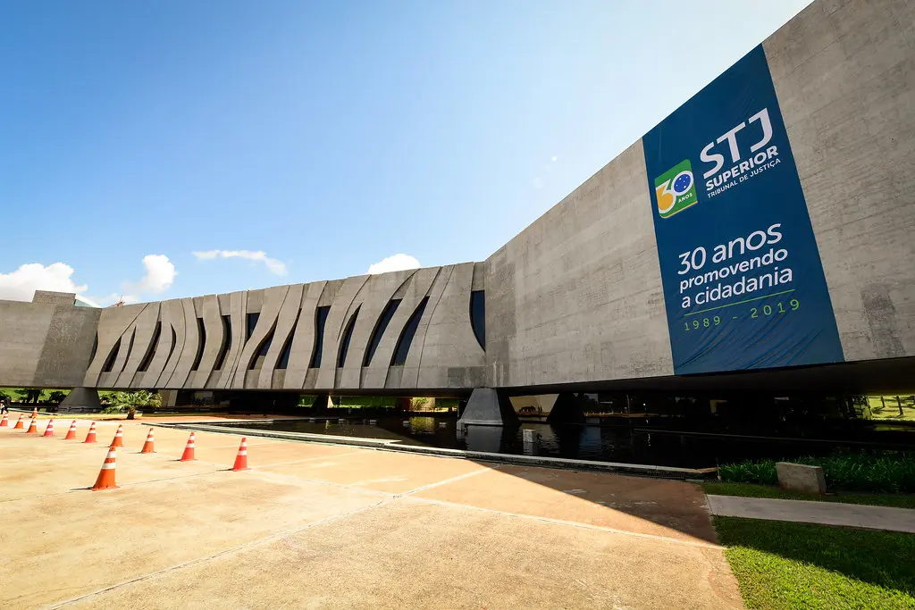 STJ autoriza inclusão de fiança e de penhor legal em contratos de locação