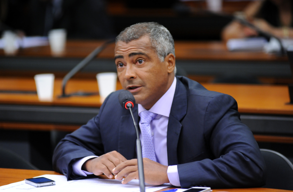 Romário como comentarista na Copa do Mundo pode conflitar com mandato no Senado