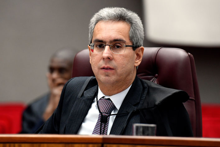 STJ veta dupla cobrança de honorários após adesão a programa de recuperação fiscal