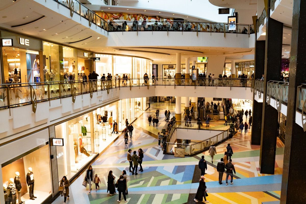 Nova decisão do STF obriga shopping centers a criarem espaço para amamentação