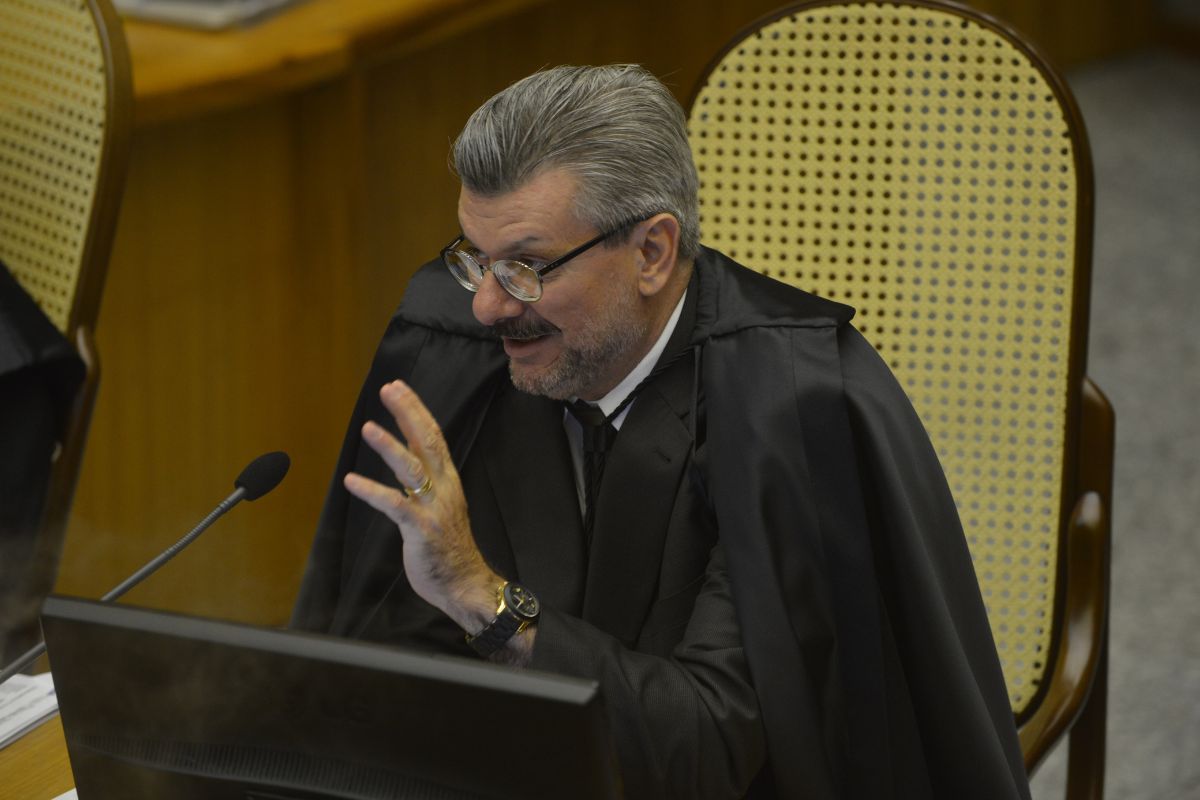Denúncia de assédio contra ministro do STJ detalha abordagem em praia de SC; confira depoimento
