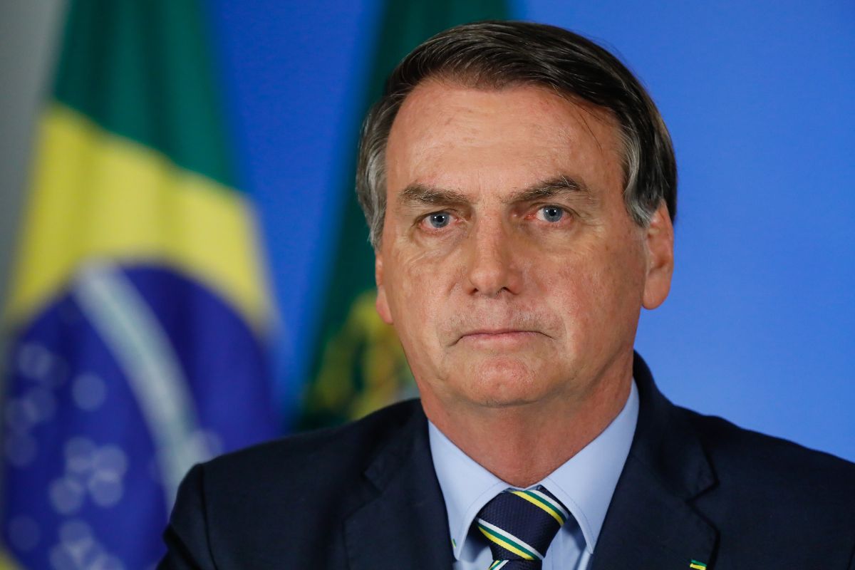 O que acontece com Bolsonaro caso STM decida pela perda de sua patente militar?
