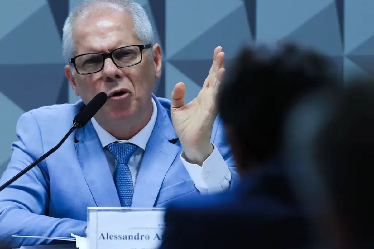 AGU solicita bloqueio de R$ 3,9 bilhões em investigação sobre fraudes no INSS