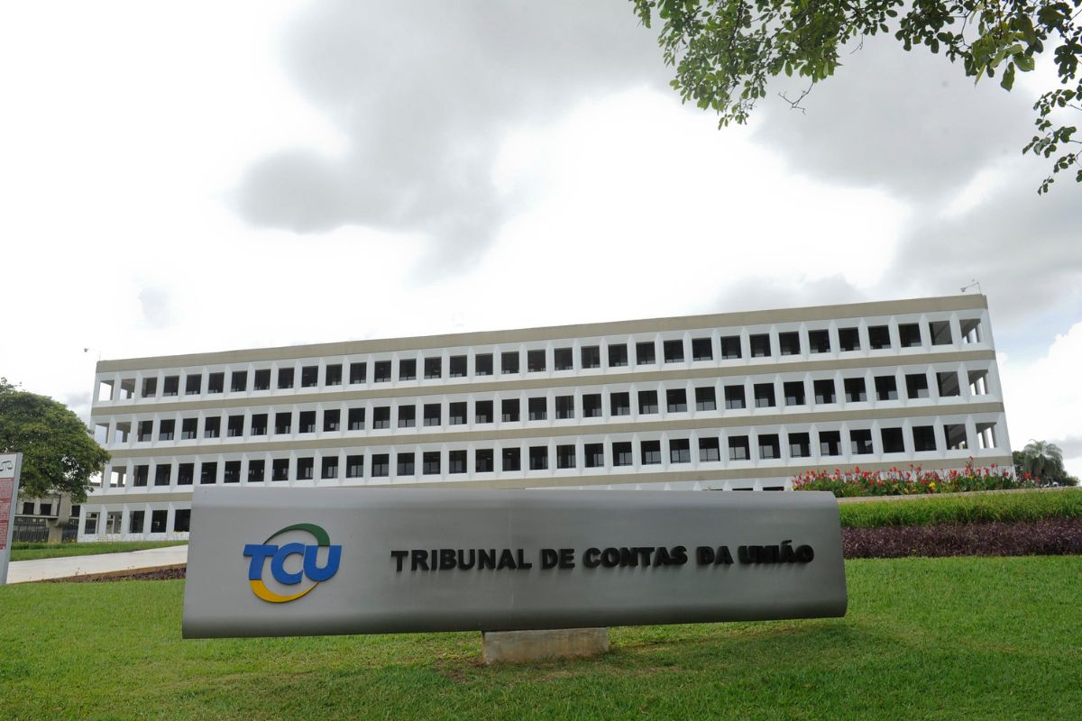 Por que governos descumprem regras fiscais?