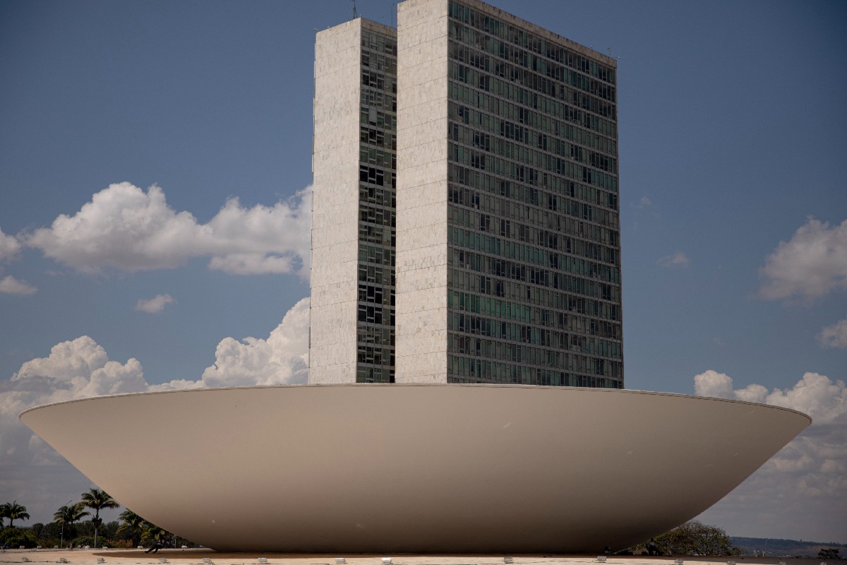 Filme sobre primeira senadora do Brasil é destaque na visita ao Congresso Nacional