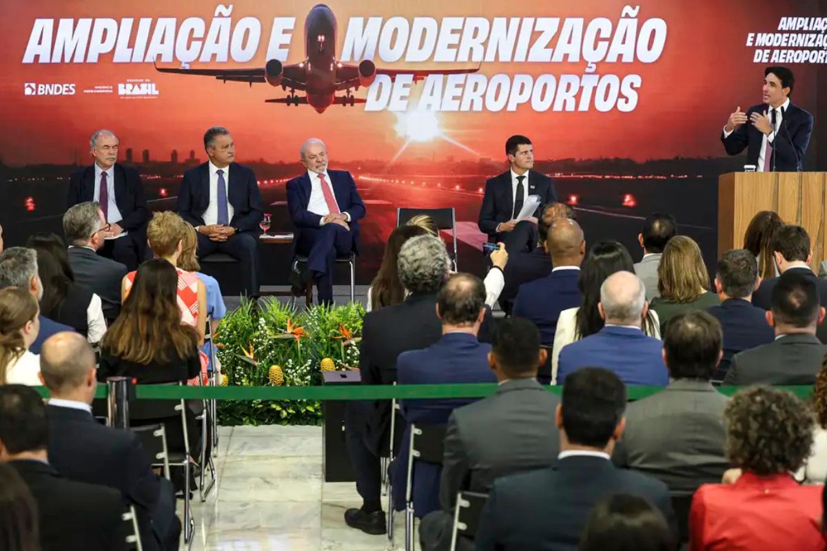 Lula anuncia investimento bilionário para ampliar aeroportos brasileiros
