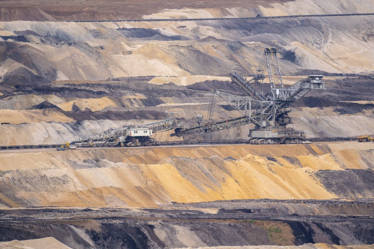 Como é o contrato de venda da mineradora Serra Verde com a controladora dos EUA?