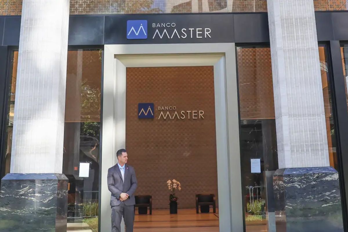 Jaques Wagner e Augusto Lima falaram sobre CPI do Master, BRB, Will Bank e BC, diz PF