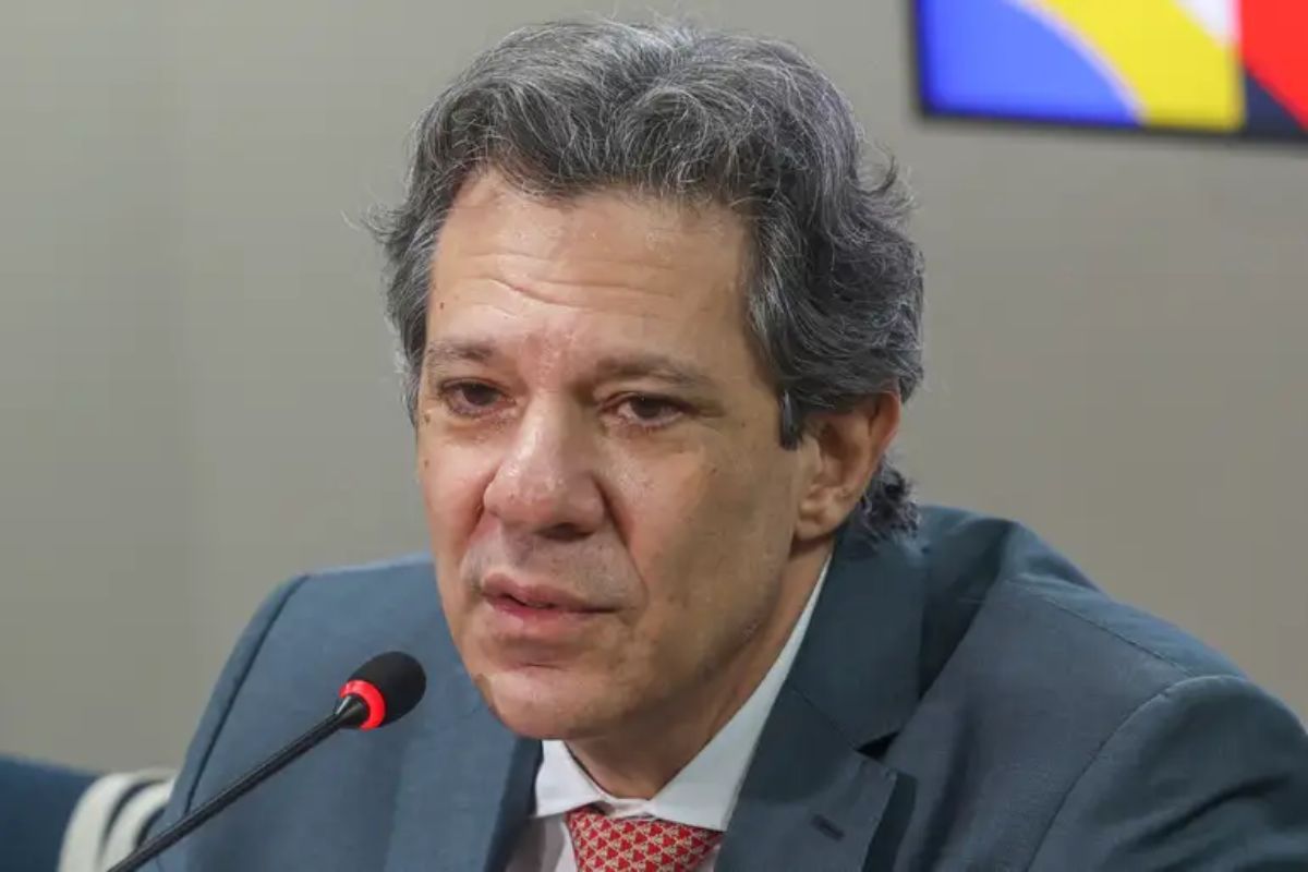 Haddad cobra governador do DF sobre aporte para recuperar o BRB
