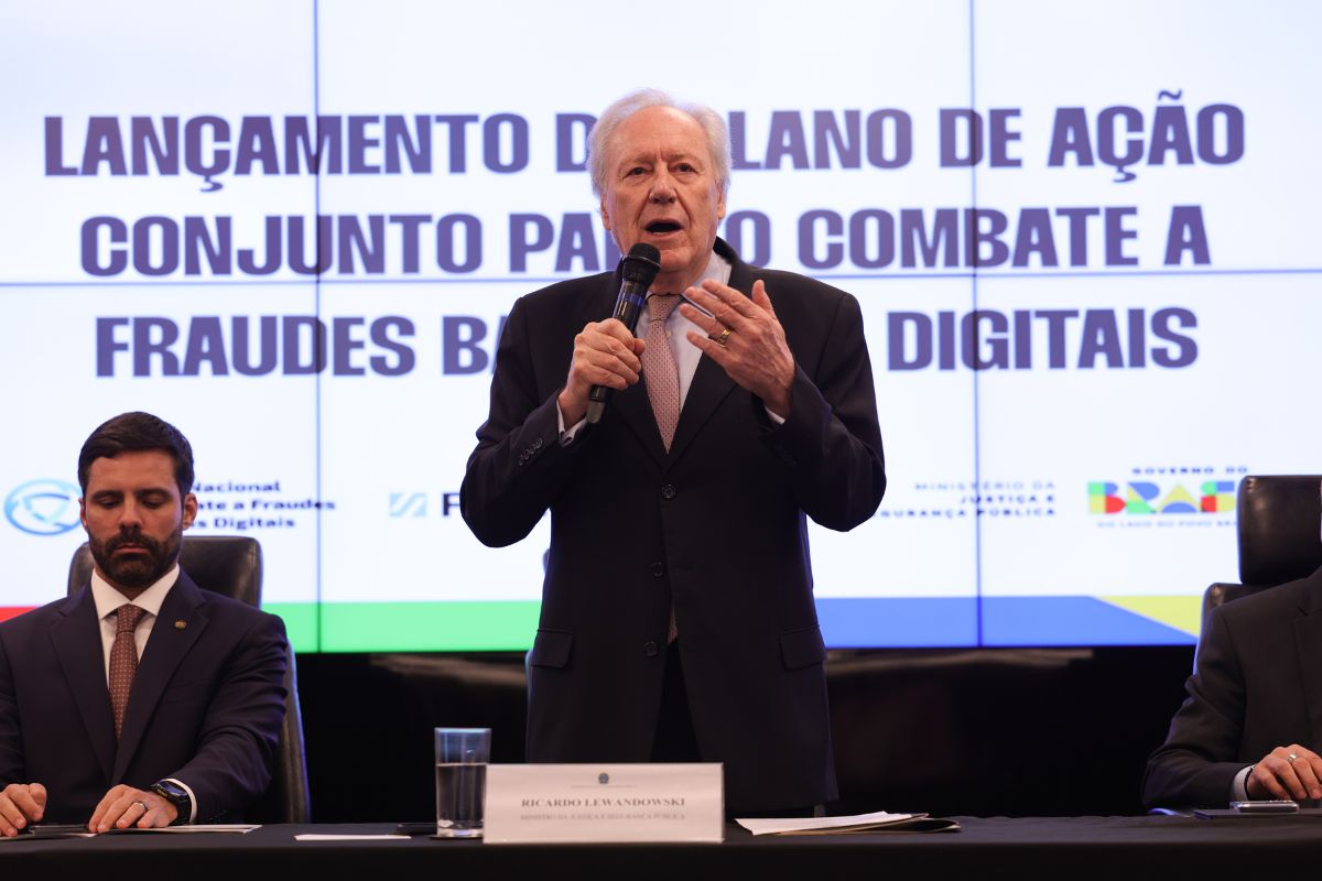 Ministro da Justiça defende integração internacional para combater avanço do crime organizado