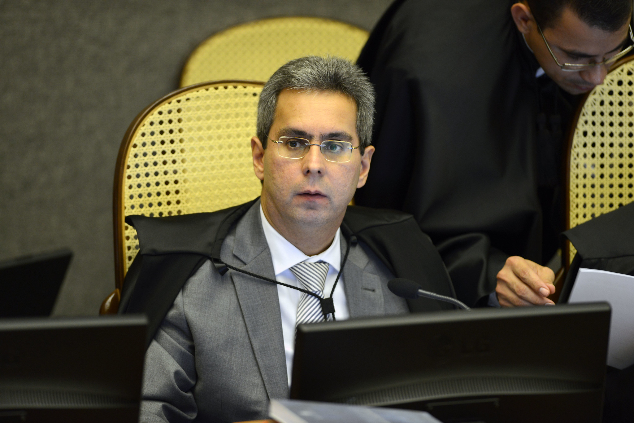 1ª Turma do STJ suspende julgamento sobre dedução ilimitada de perdas com hedge no IRPJ