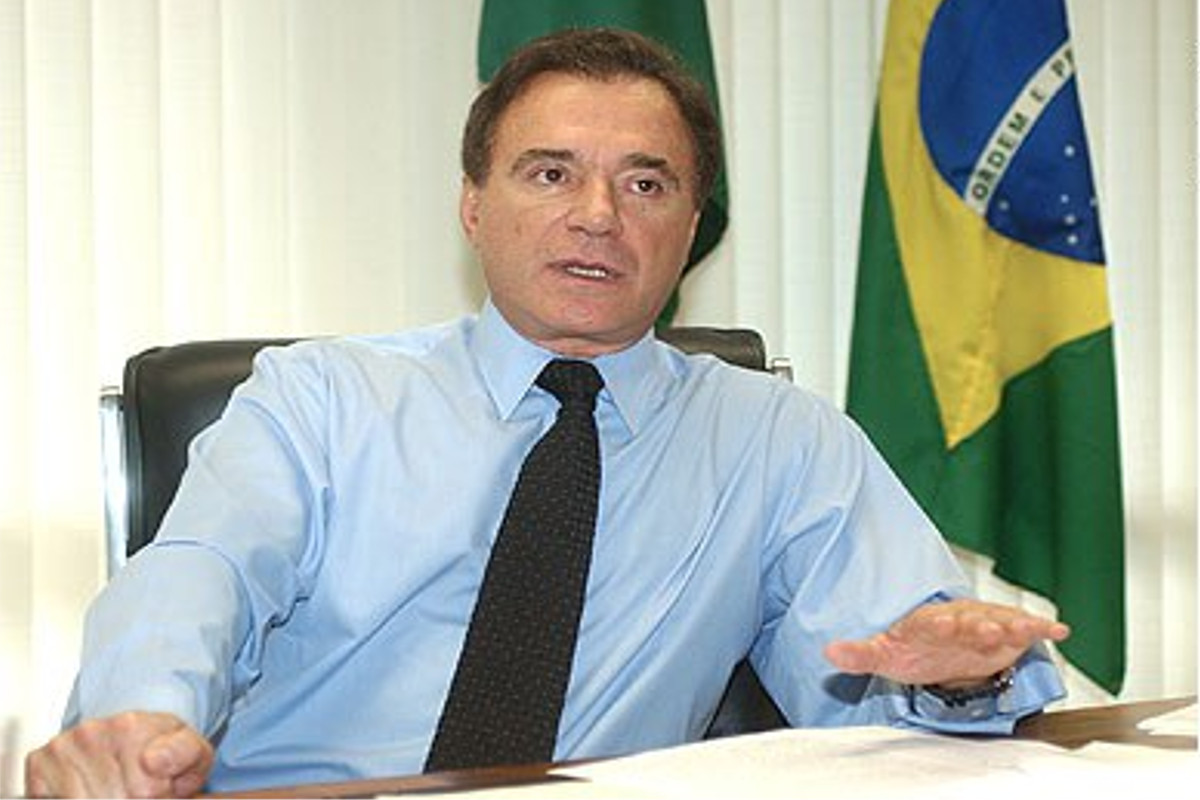 Saiba quem é Álvaro Dias, candidato ao Senado pelo Paraná