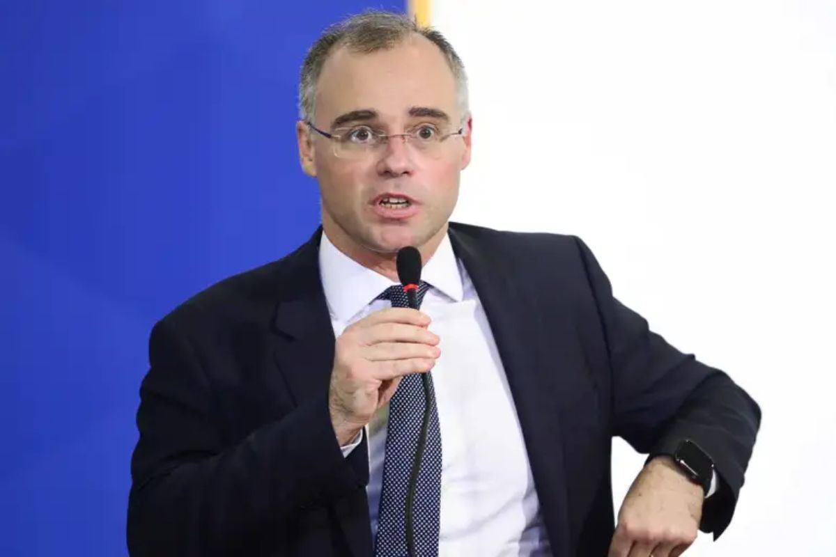 Mendonça, do STF, cita “descompasso” no Brasil entre políticas de geração de riquezas e distribuição