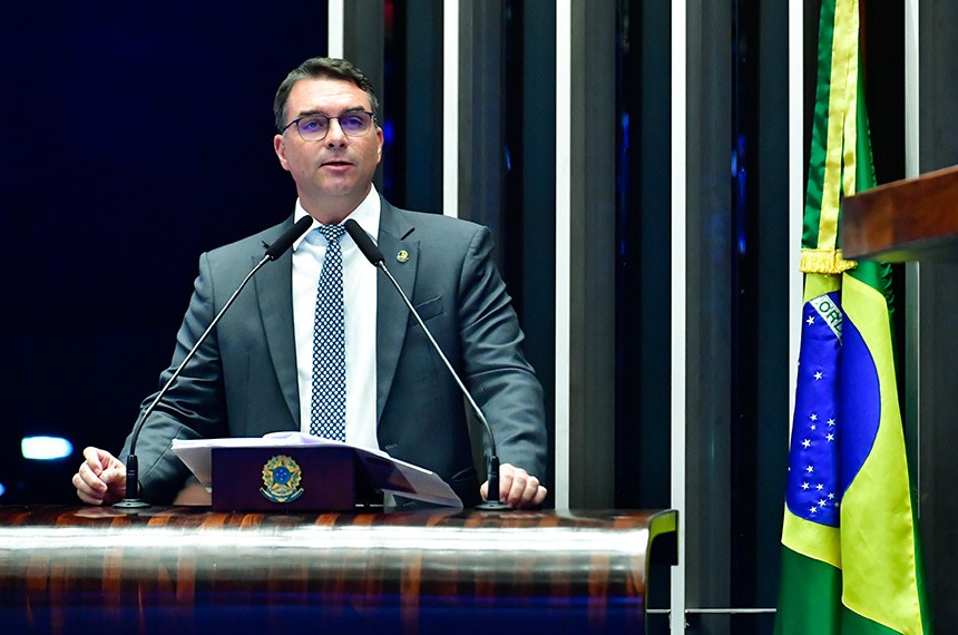 Flavio tenta contato com o STF