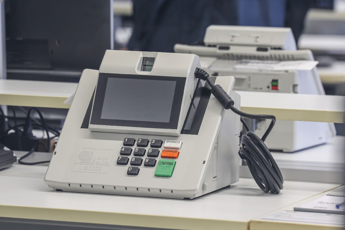 Eleições 2026: O que a empresa pode ou não proibir no ambiente de trabalho?