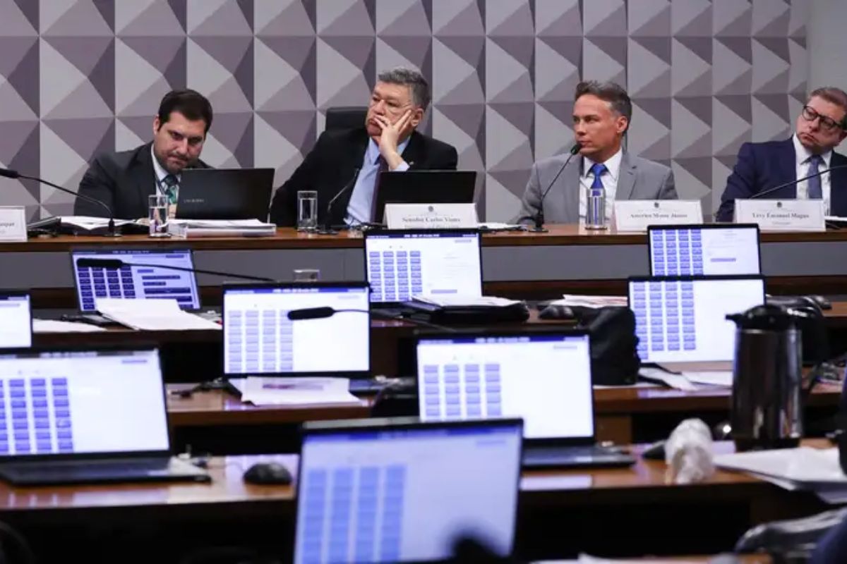 CPMI do INSS recusa pedido de depoimentos de Jorge Messias e filho de Lula