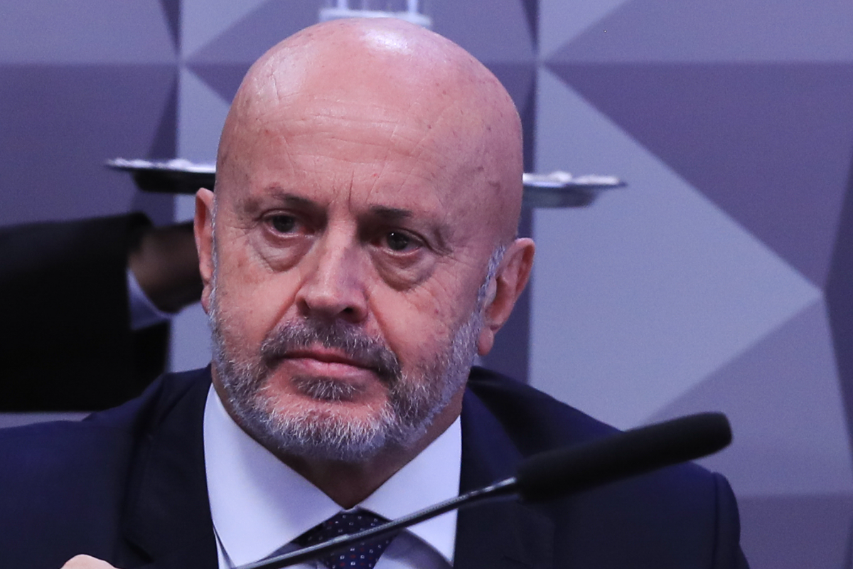 Sessão da CPMI do INSS é interrompida após confronto entre deputados e advogado; IBDL e OAB se manifestam