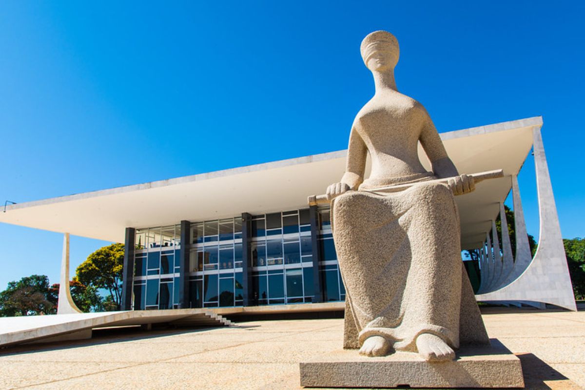Condicionar distribuição de lucros e dividendos a pagamento de dívidas tributárias gera insegurança jurídica