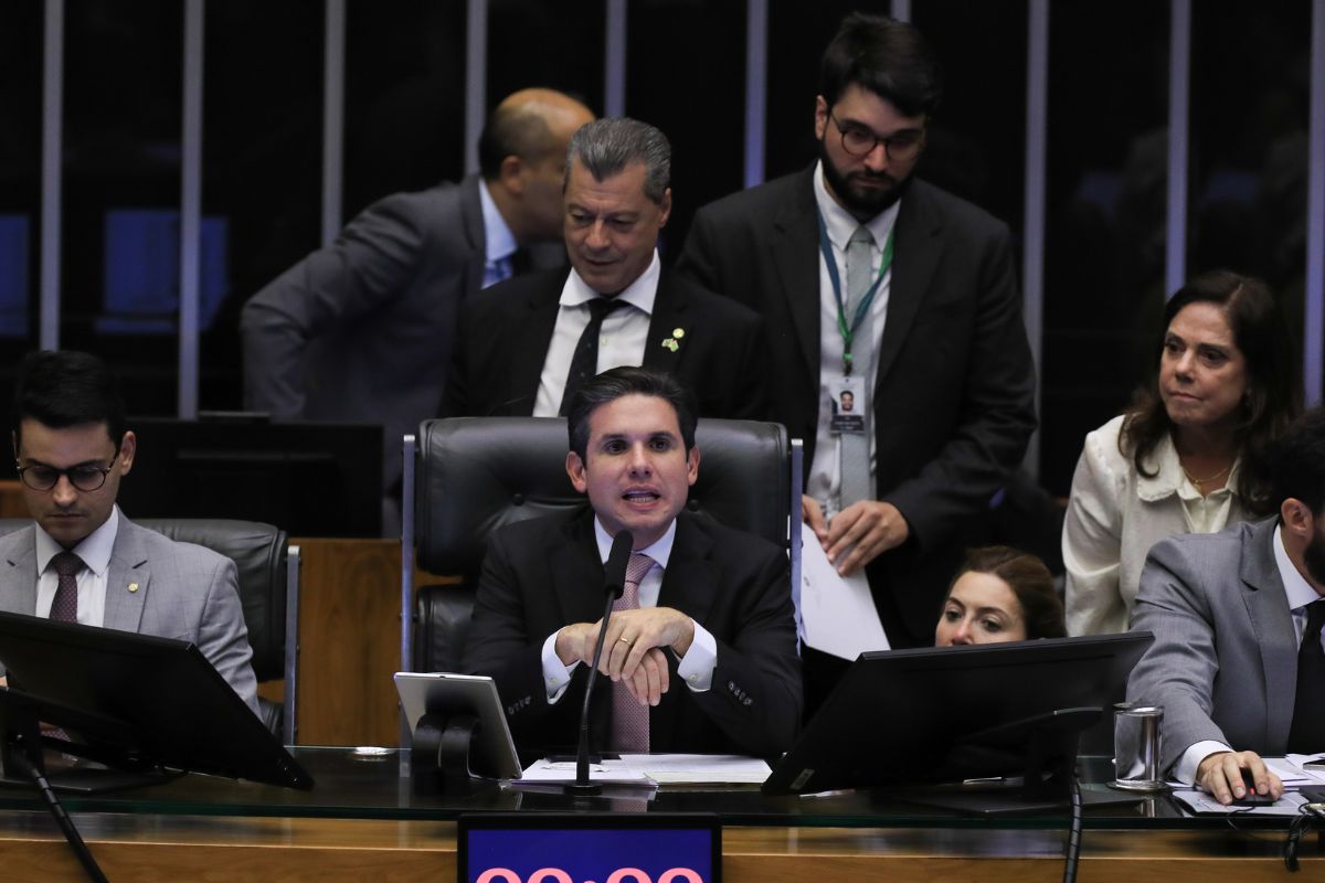 Morning Call: fim da escala 6×1 e regulamentação do trabalho por aplicativo é prioridade, diz Hugo Motta