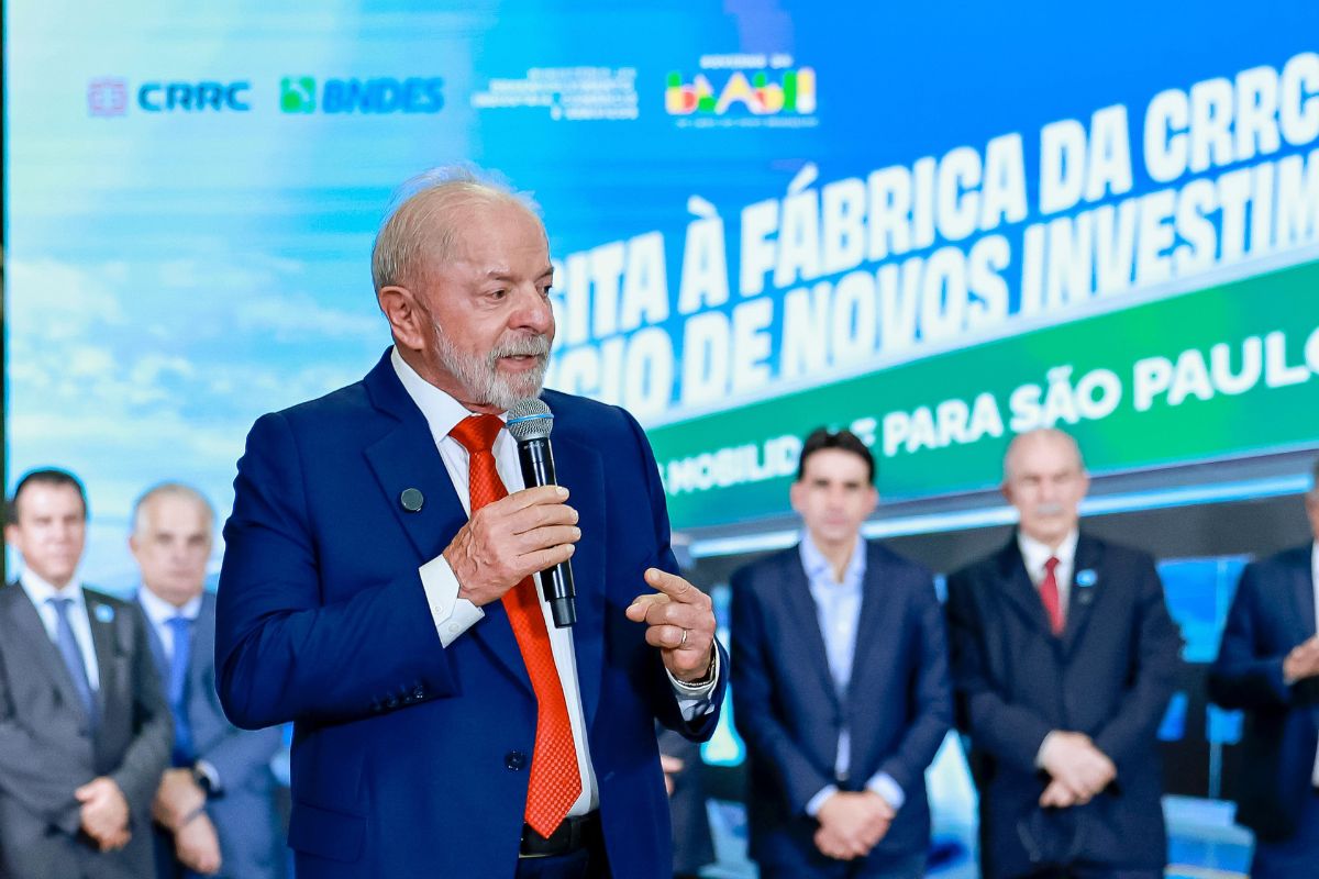 Lula quer diminuir juros do rotativo visando melhorar sua popularidade em ano eleitoral