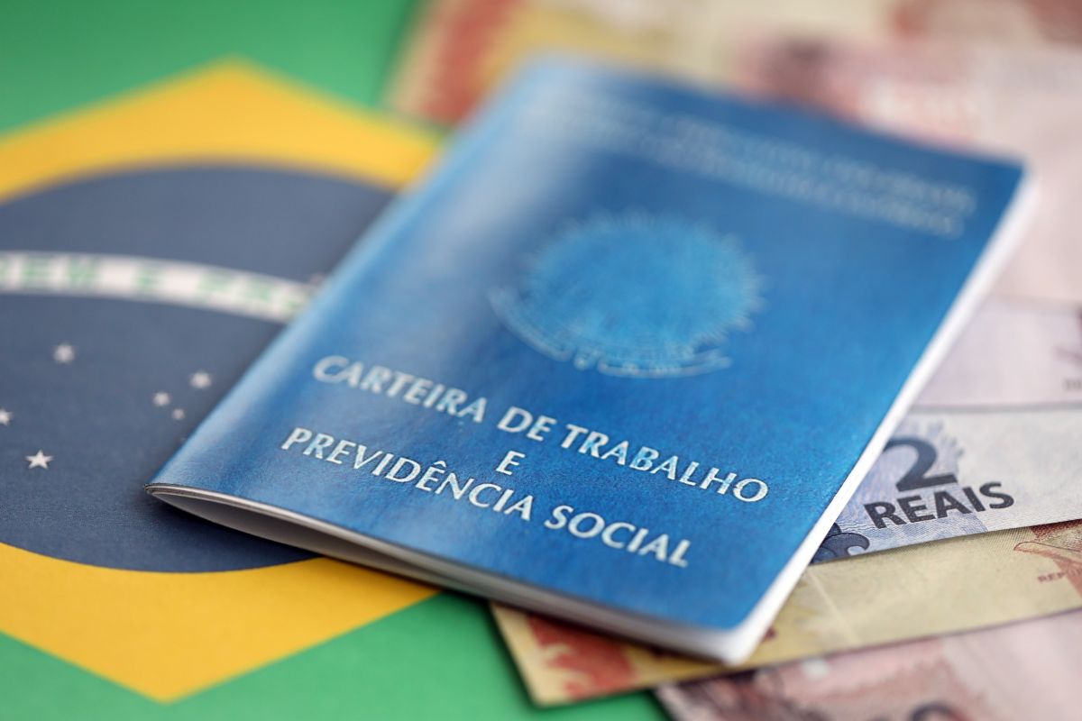 Salário mínimo de R$ 1.717? Entenda se esse será o valor em 2027