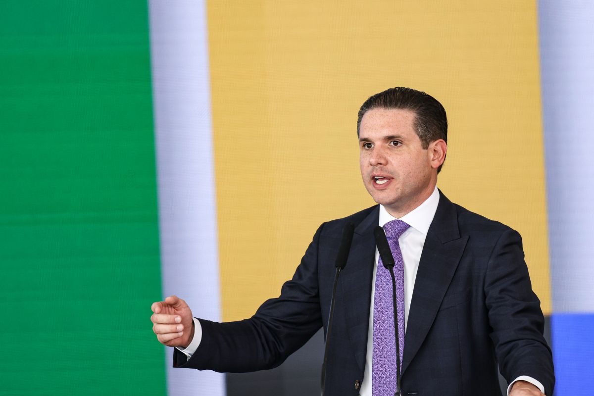 Hugo Motta articula mudança no MEI e proposta ganha espaço na Câmara