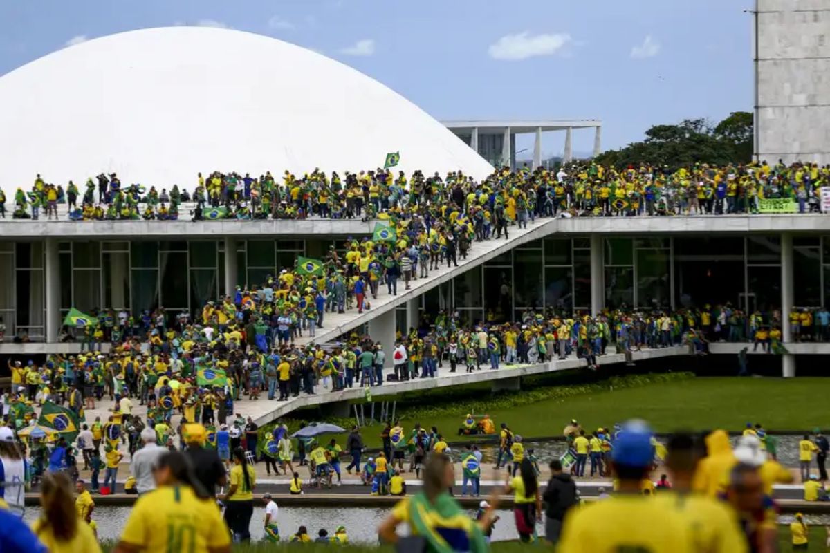 Vetos, CPMIs e STF compõem a agenda da direita no Congresso