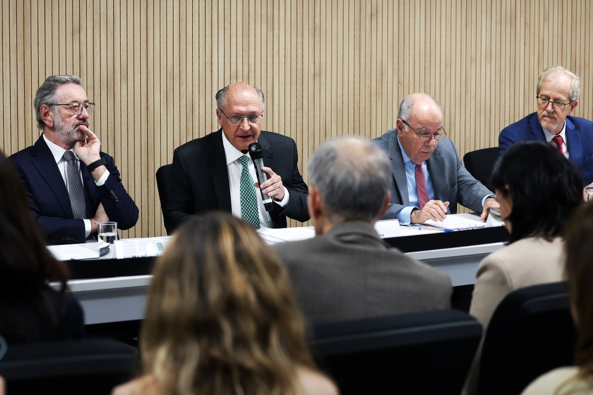 Veja como autoridades dos Três Poderes reagiram ao tarifaço dos EUA