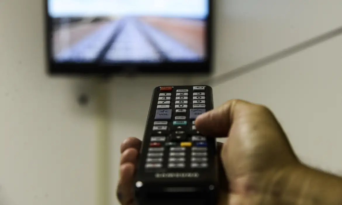 Câmara aprova regulação do streaming, mas “gatonet” segue como desafio bilionário