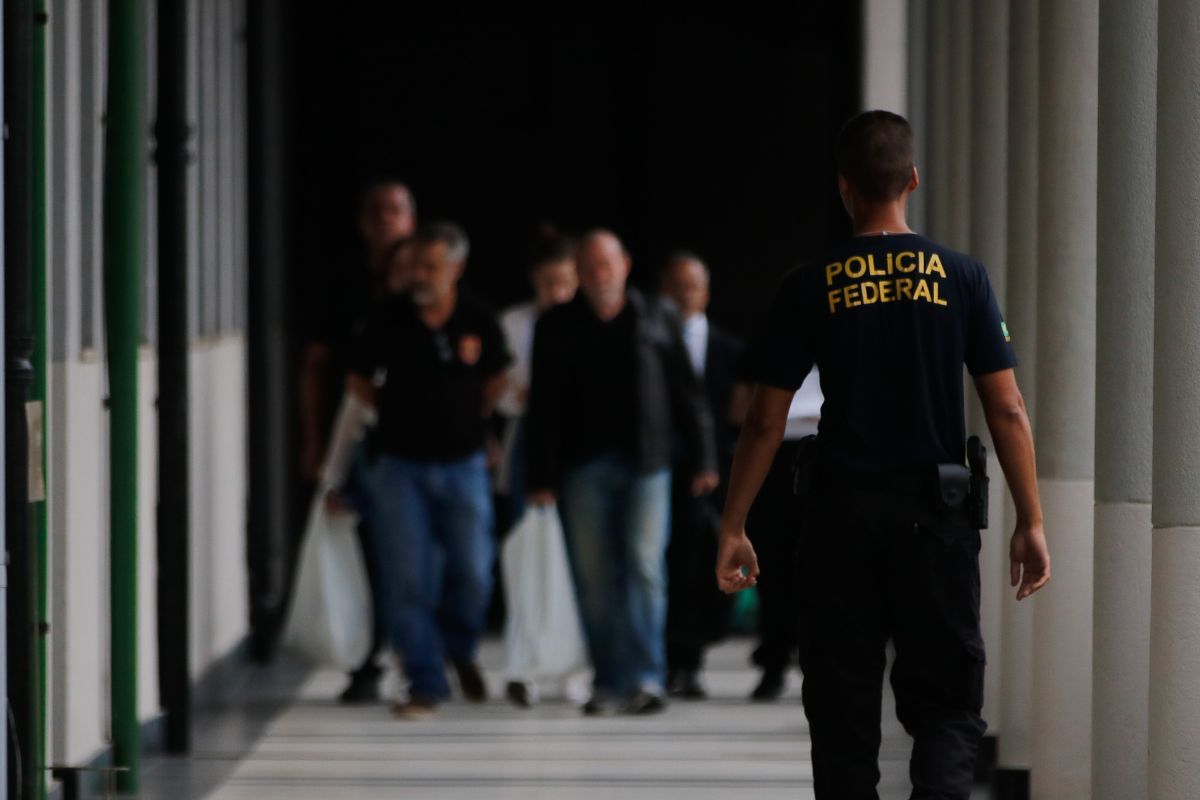 PF amplia pressão sobre rede financeira ligada ao PCC após sanções dos EUA