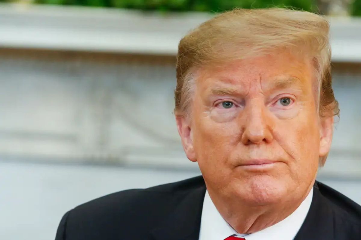 Donald Trump desvia foco da economia e enfrenta críticas às vésperas das eleições nos EUA