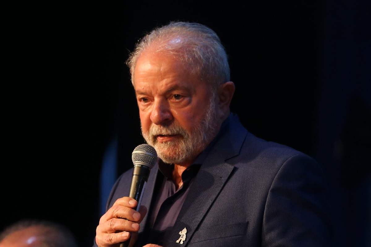 Tarifaço: Governo Lula promete retaliar os EUA e culpa família Bolsonaro