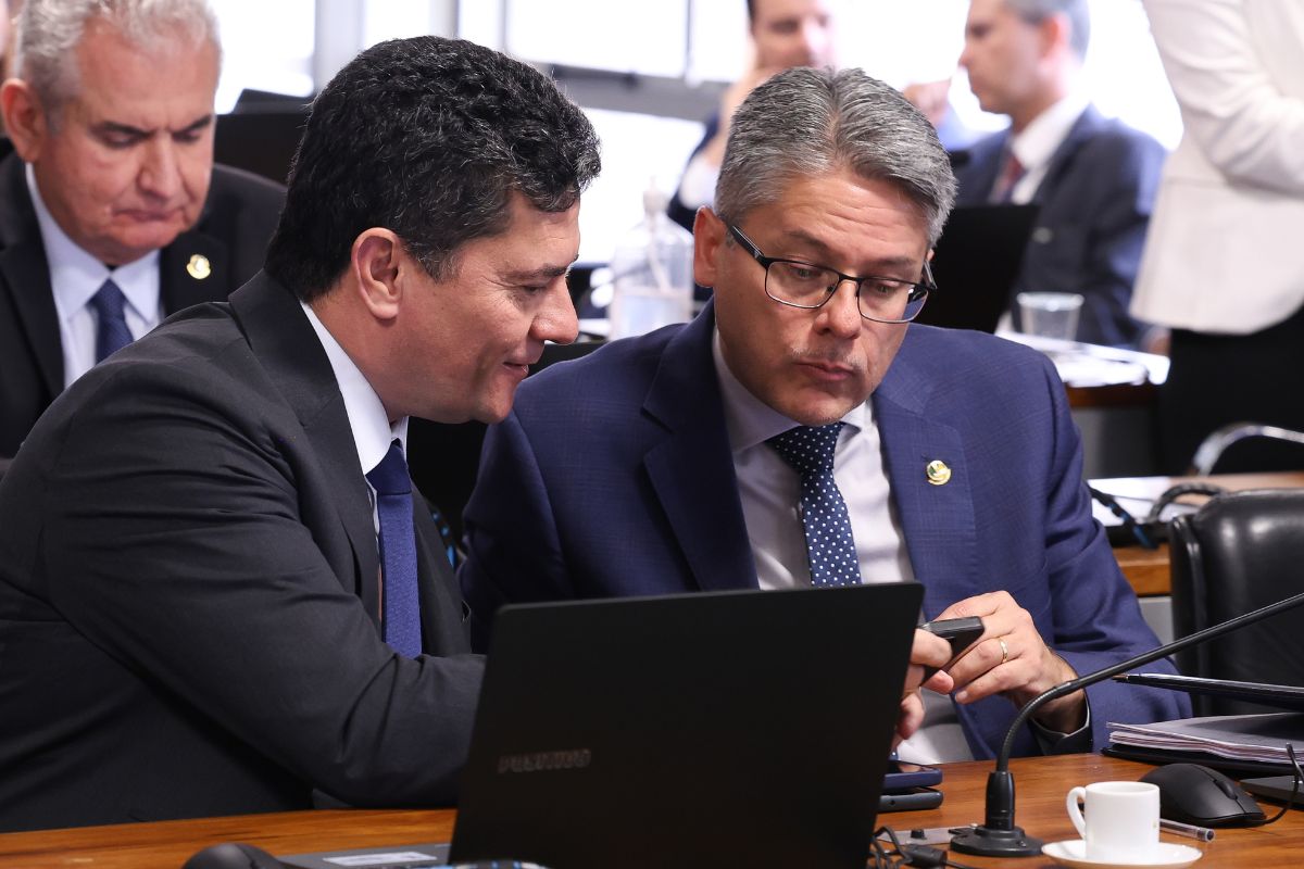 Votação do Projeto Antifacção na CCJ do Senado é adiada para 10 de dezembro