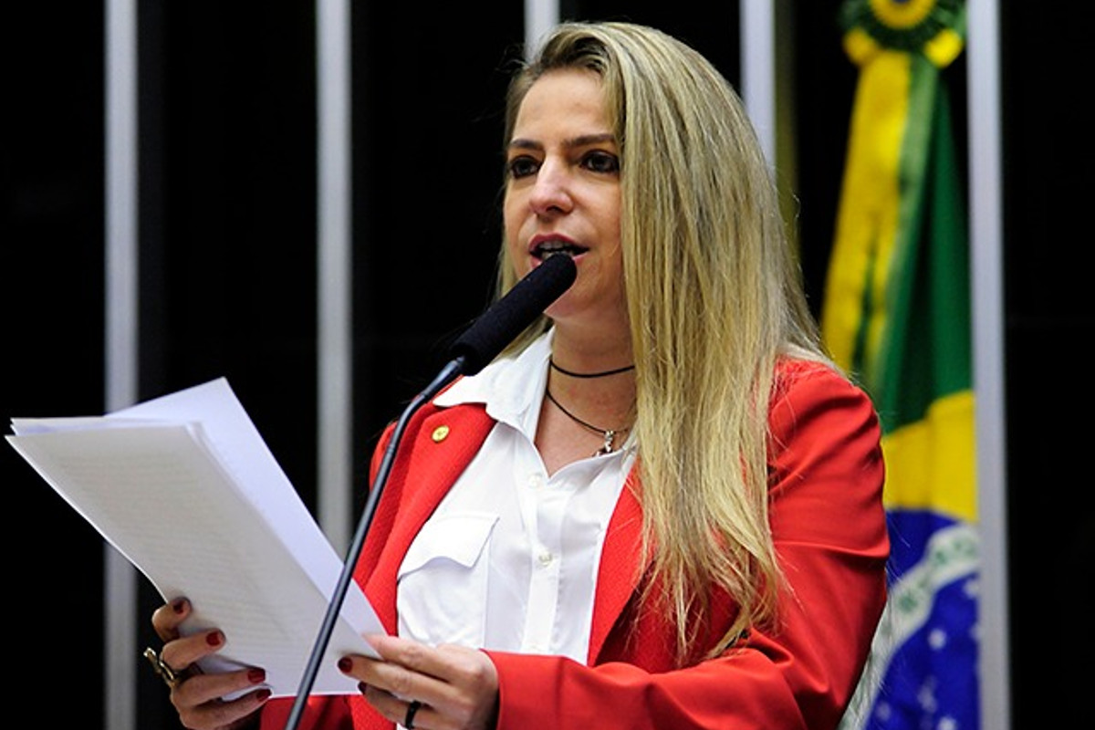 Saiba quem é Luizianne Lins, candidata ao Senado pelo Ceará