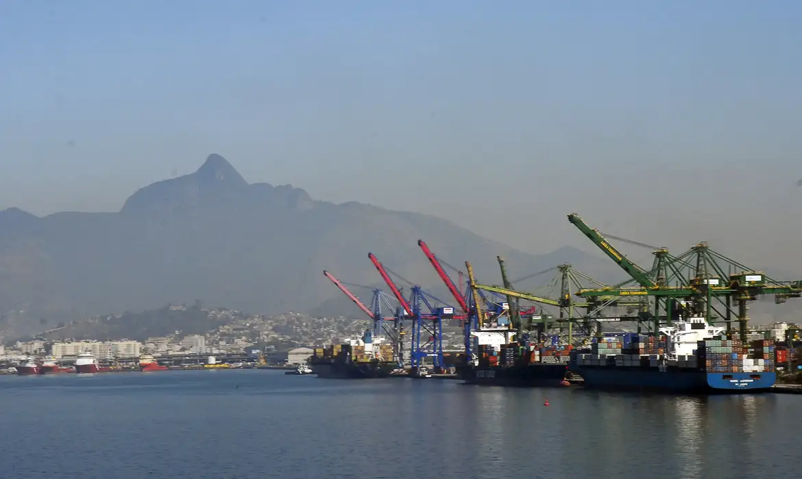 Secex: Brasil registra recorde histórico nas exportações e importações