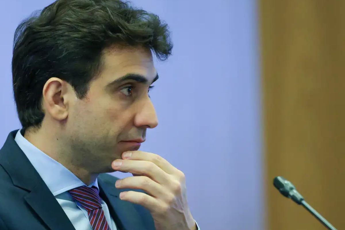 Copom mantém Selic em 15%: FecomercioSP avalia que ainda não há espaço para corte nos juros
