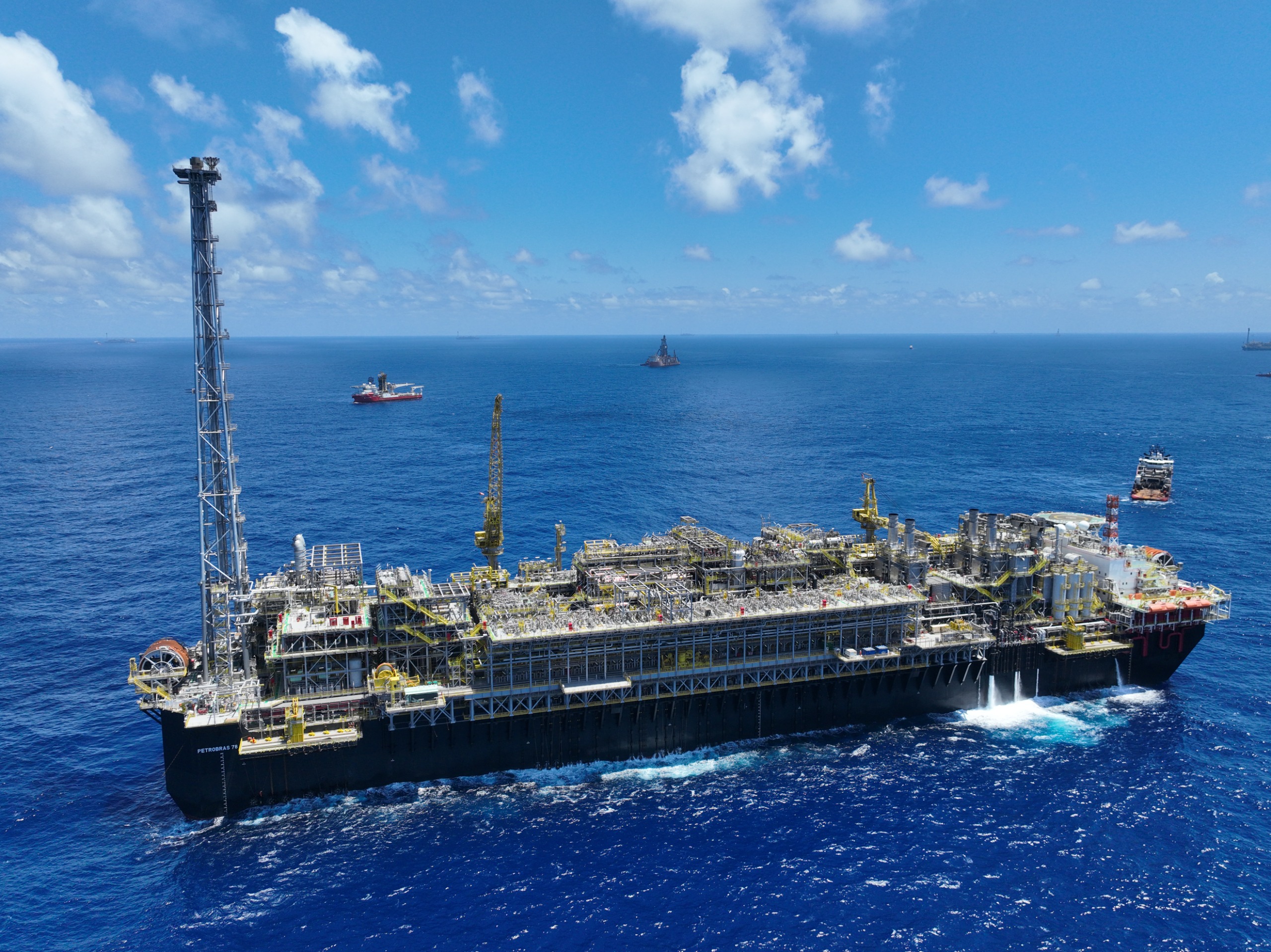 STJ mantém direito da Petrobras a crédito de ICMS sobre insumos de extração
