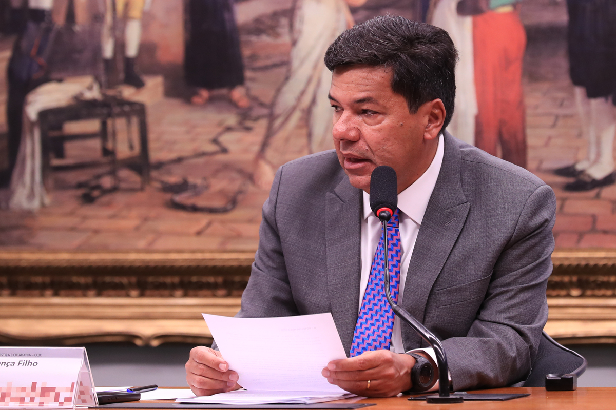 Relator quer votar PEC da Segurança antes do recesso
