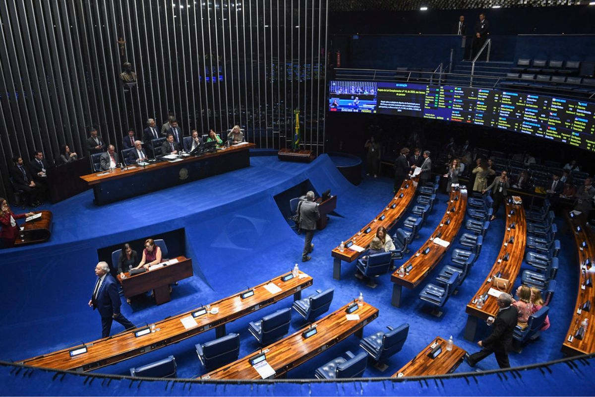 O que acontece se o Senado aprovar ou barrar projeto sobre terras raras no Brasil?