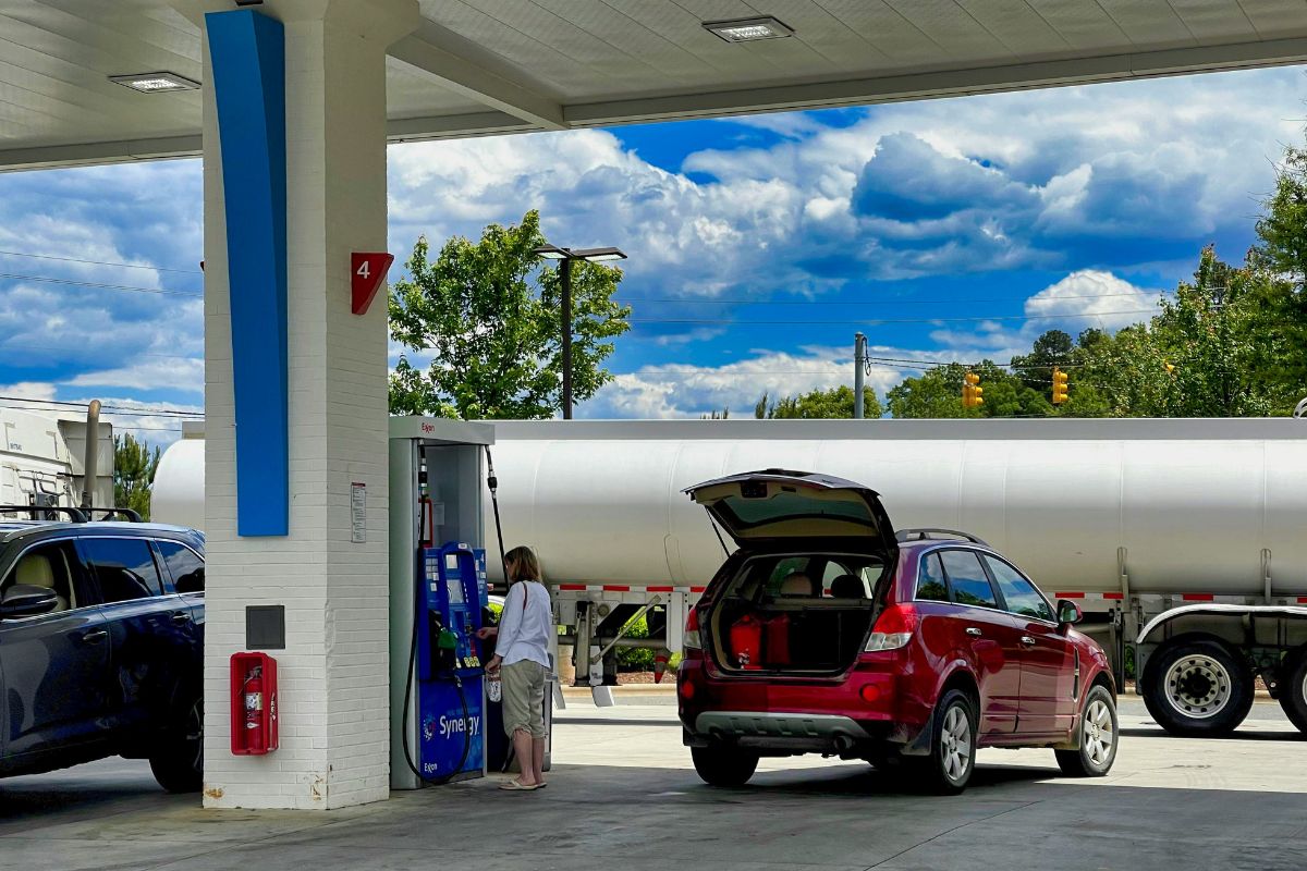 Morning Call: Governo propõe usar receitas do petróleo para bancar corte de impostos sobre combustíveis