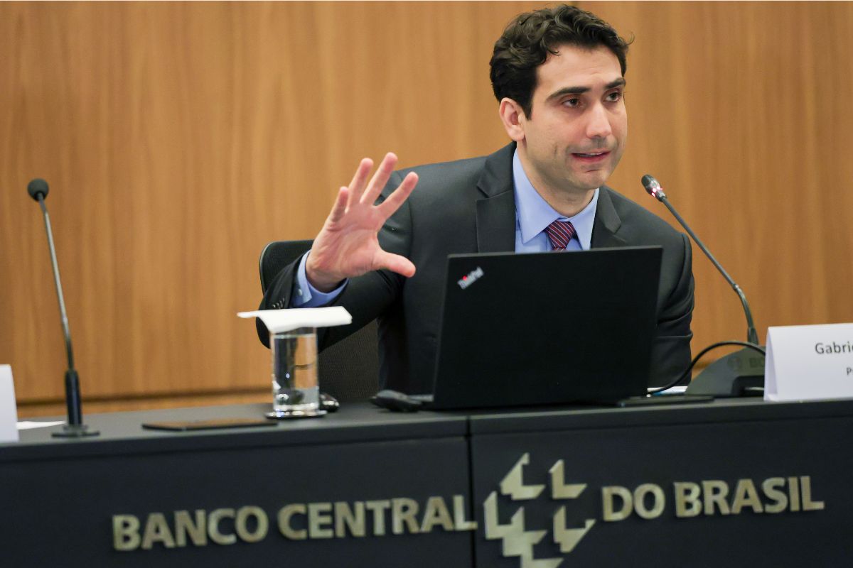 Instituições financeiras se unem em apoio ao BC em meio à pressão institucional no caso Master