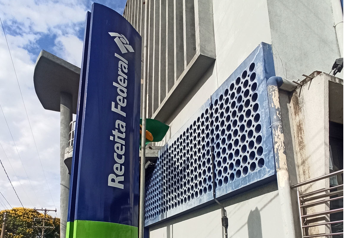 Declarações de saída definitiva do país crescem 64% em 2025, diz Receita Federal
